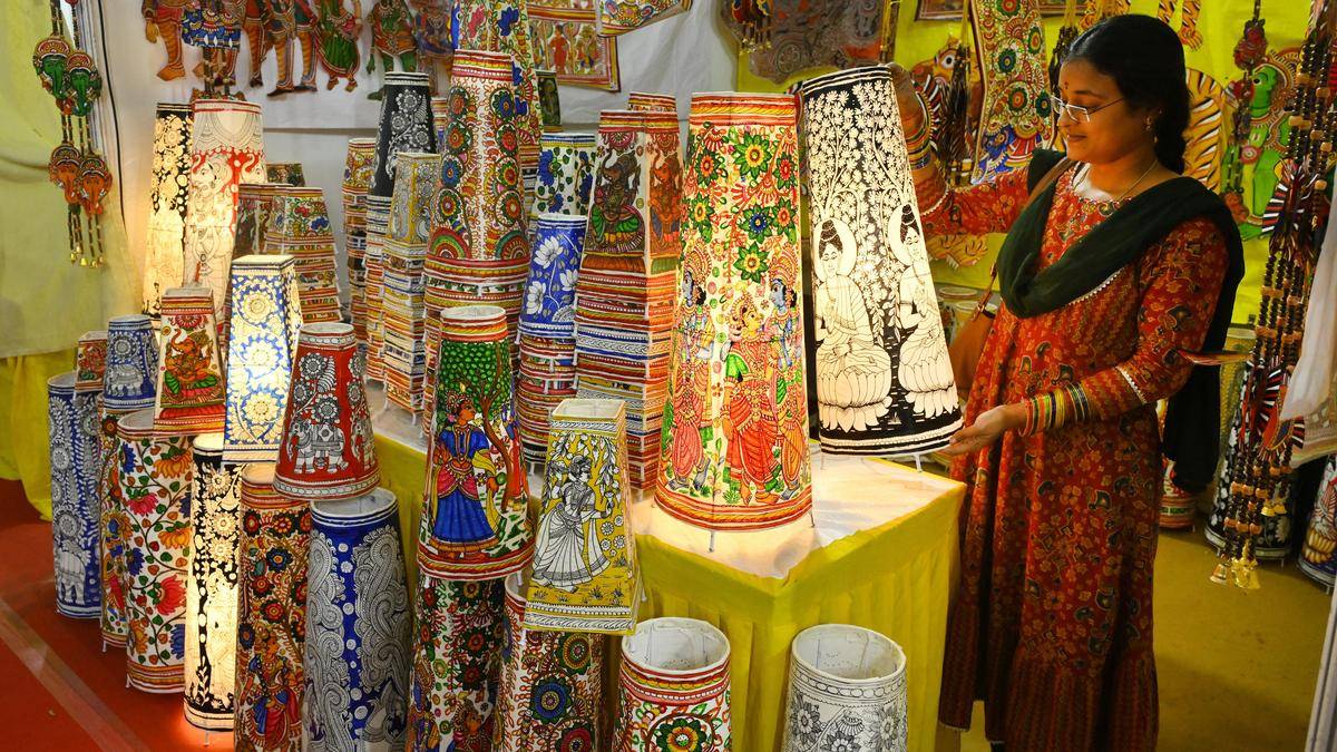 Hyderabad SARAS Mela records sales of ₹1.49 crore in two days