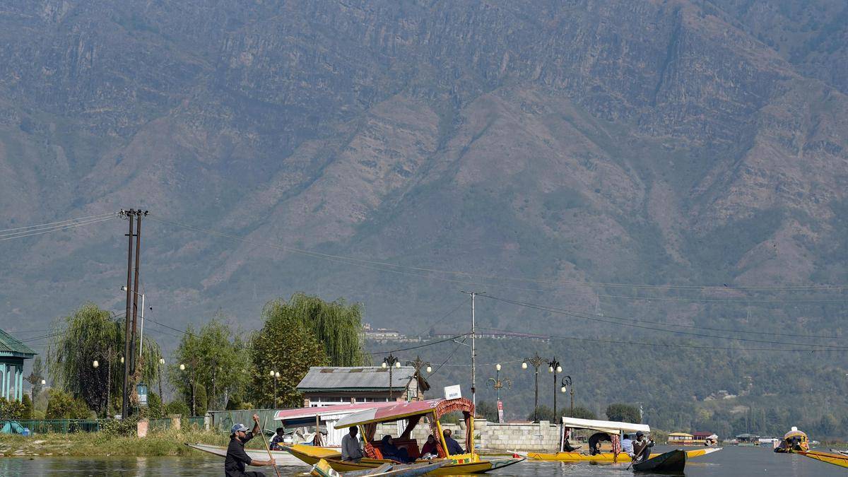 Jammu and Kashmir High Court bars use of shikara motorboats, jet skis on Dal lake in Srinagar