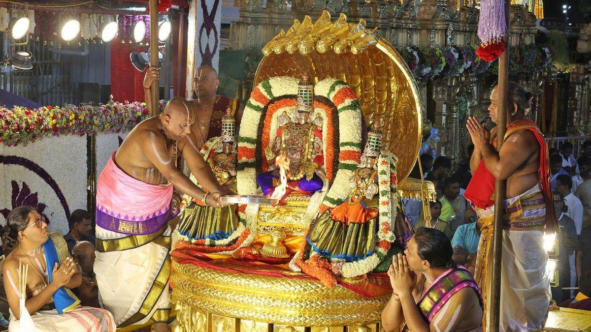 Tirumala Navaratri Brahmotsavams begin with Tiruchi procession, Pedda Sesha Vahanam seva