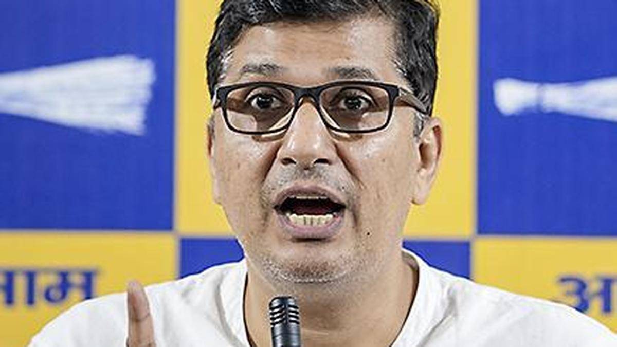 AAP alleges corruption in DJB on spraying of anti-frothing agent in Yamuna