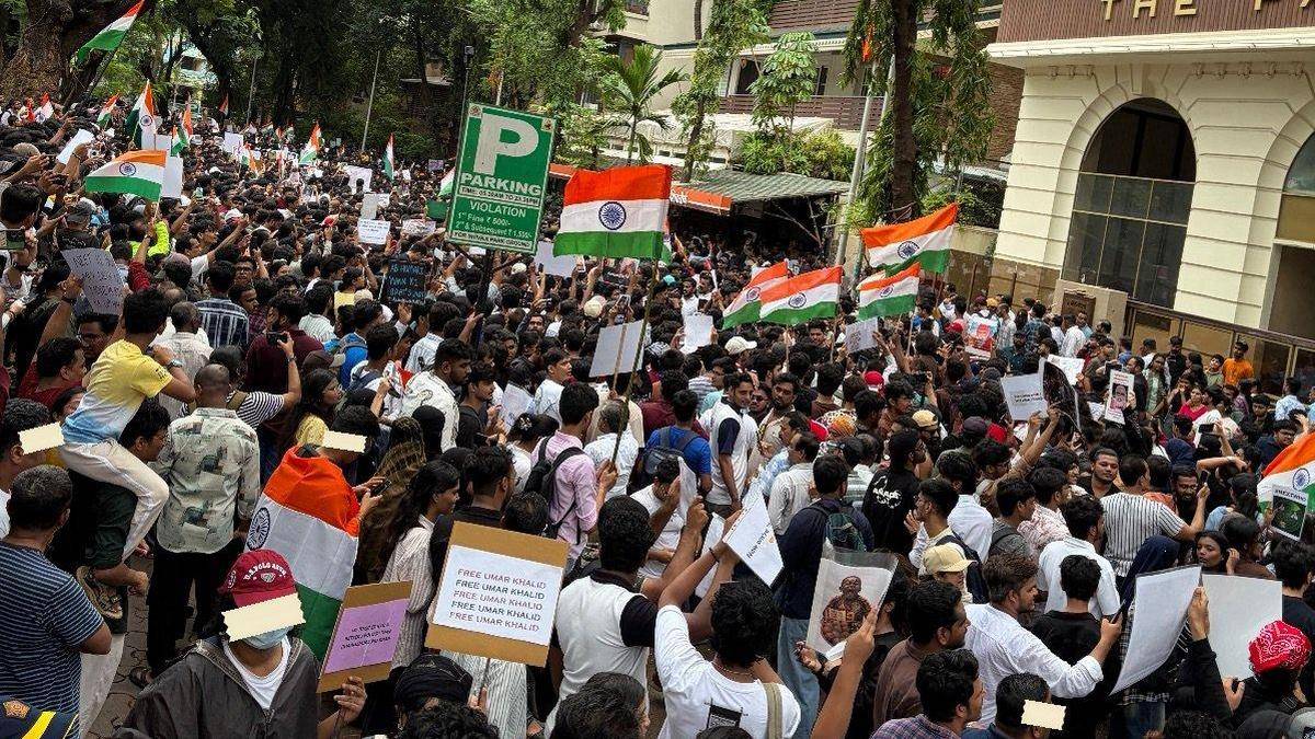 43 journalists detained, several assaulted, while covering protests against CEC: CPJ