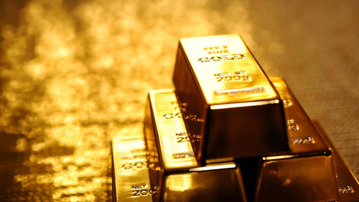 DRI seizes 2.75 kg gold at Bengaluru airport; two Sri Lankan nationals, airport staffer caught