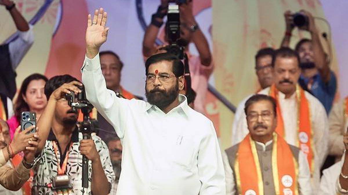 At Dussehra rally, Eknath Shinde turns ‘vote theft’ charge on Uddhav Thackeray