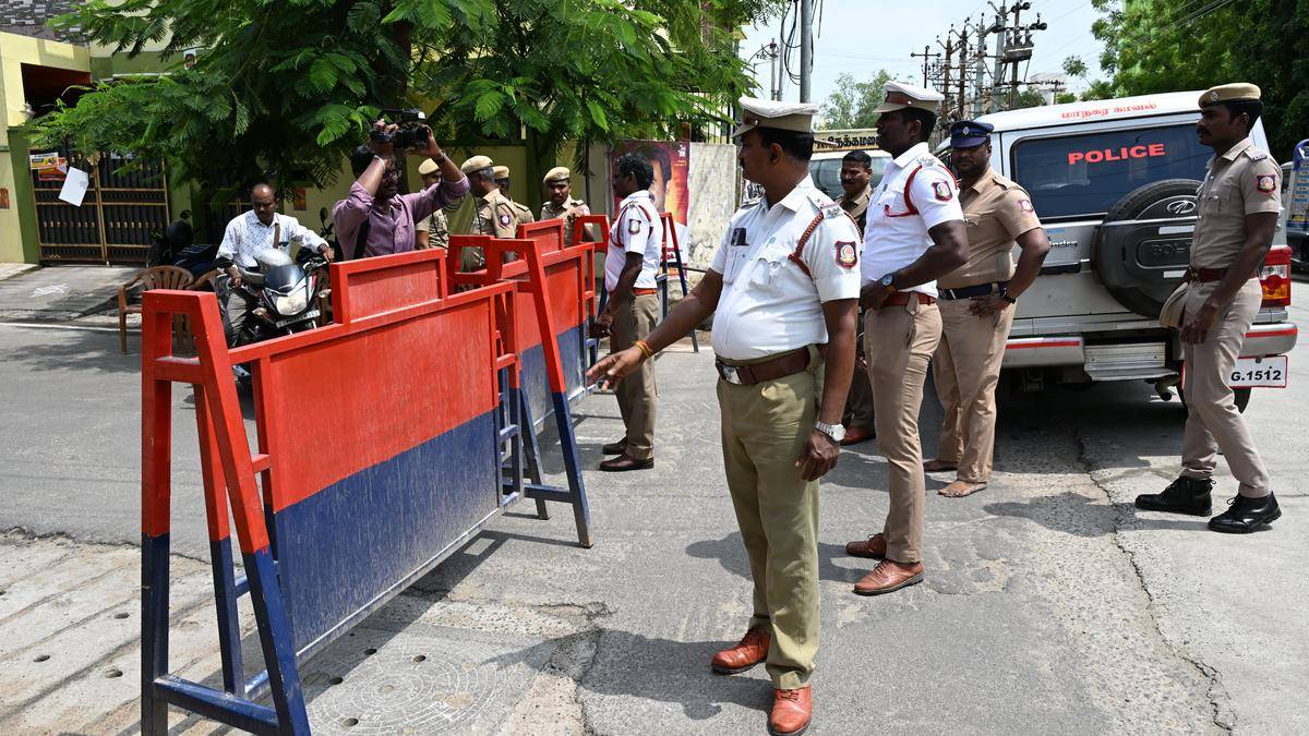 ED takes Tamil Nadu Minister K.N. Nehru’s brother Ravichandran to office for questioning