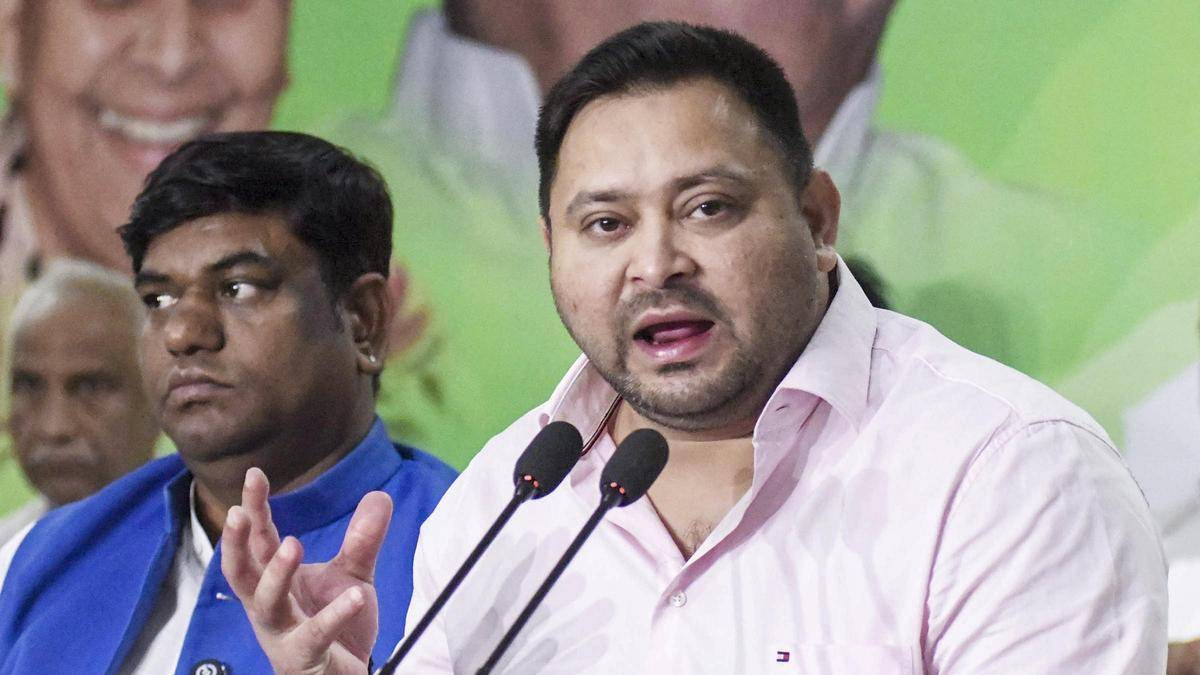 বিহারে নির্বাচনী জালিয়াতির অভিযোগ তেজস্বী যাদবের, বললেন সিইসি বিজেপির নির্দেশে কাজ করছেন