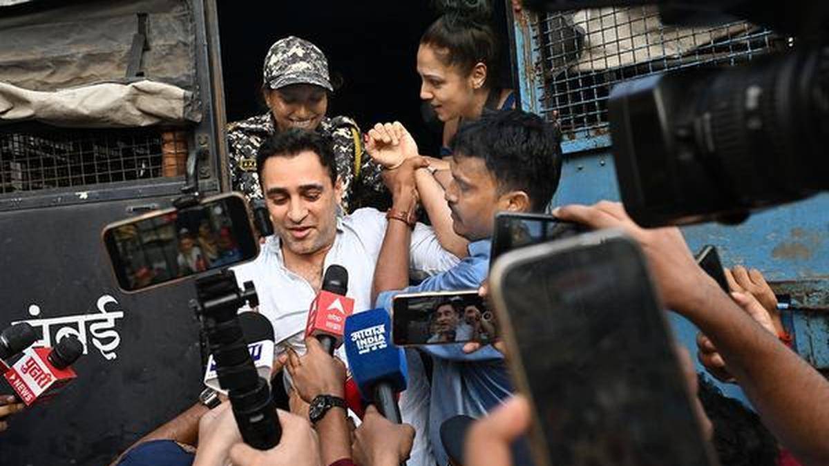 Bombay High Court stays “Leave India Notice” against actor Imran Khan till November 2