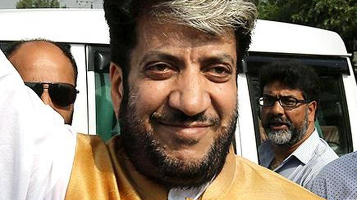 Die Verweigerung der Kaution von Shabir Shah ist enttäuschend, ungerecht, das Zentrum sollte seine Freilassung sicherstellen: Mirwaiz