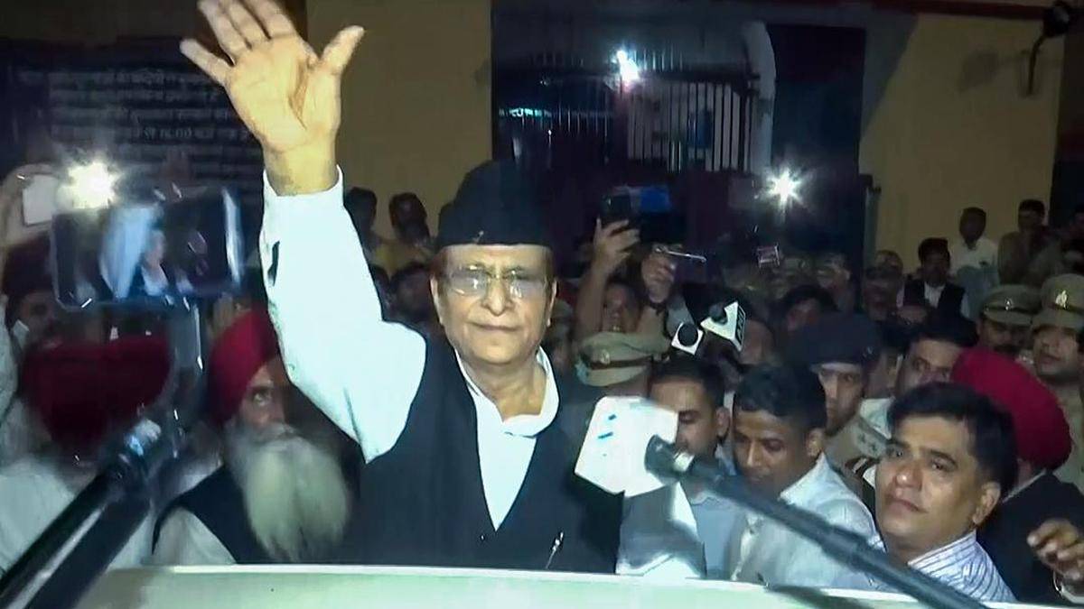 ED detains SP leader Azam Khan from outside Rampur jail as soon as he comes out on bail