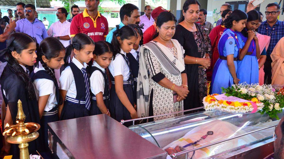 Cheruvayal Raman laid to rest with State honours