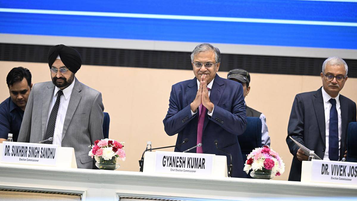 Cabinet Secretary had copied acknowledgement sent to letters by two ECs to CEC for ‘information’: RTI reply