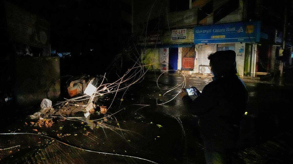 Very severe cyclonic storm ‘Arnab’ begins landfall near Narsapur; Vizag battered by rain