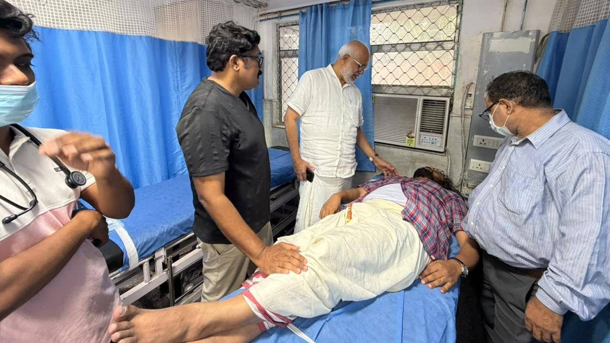 Linke Parteien sagen, die Polizei habe Delhi in eine 'Kriegszone' verwandelt; Abgeordnete Brittas wurde nach Festnahme ins Krankenhaus eingeliefert