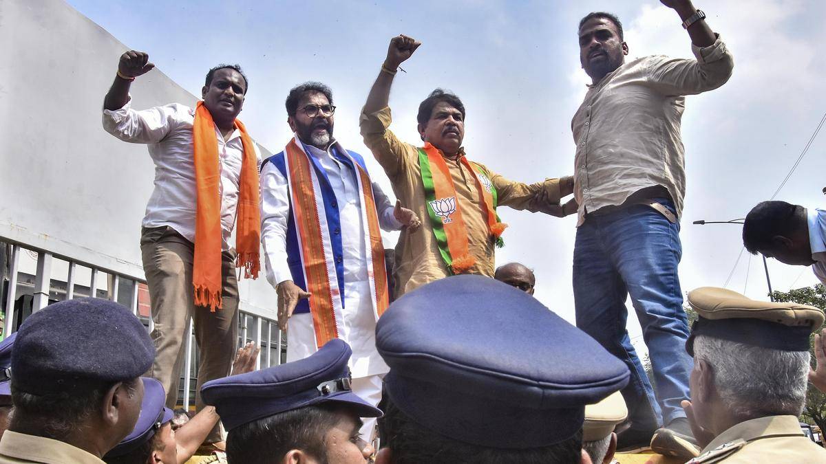 BJP protest against Mallikarjun Kharge in Bengaluru