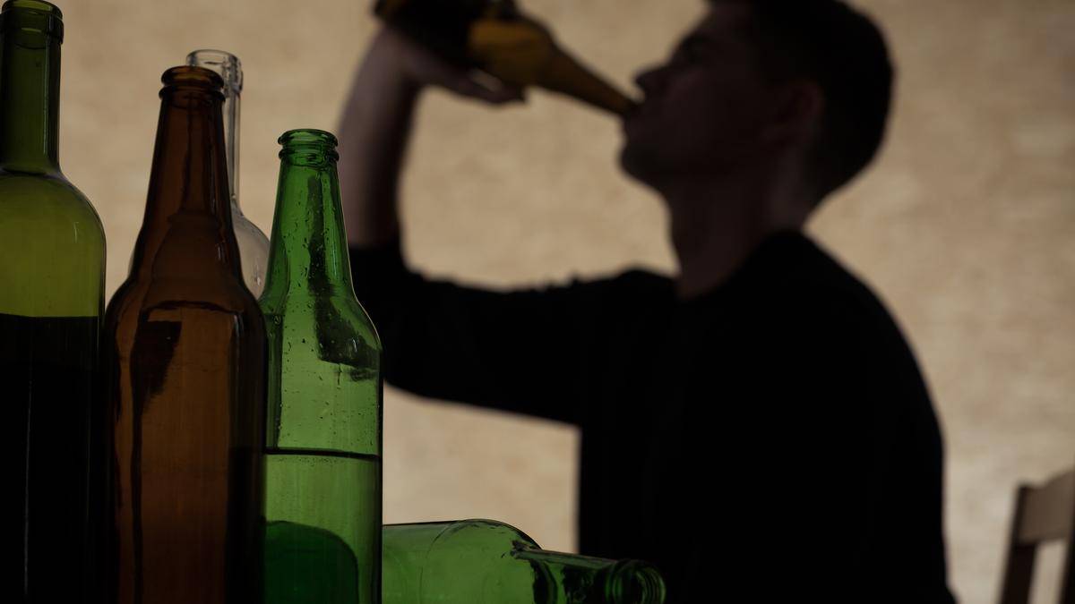 Panel formed to probe spurious liquor death claims in Madhya Pradesh's Dewas; report in 15 days