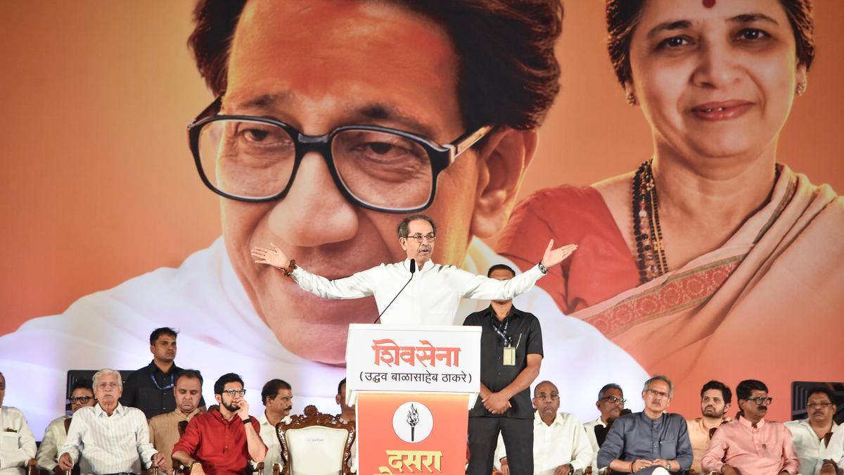 At Dussehra rally, Uddhav bats for 'regime change', promises 'acche din' after ousting BJP