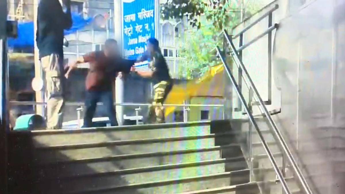 CISF jawan nabs ‘suspicious’ man in escalator-stairs chase at Delhi Metro station
