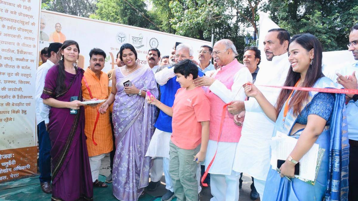Uttar Pradesh Khadi festival begins in Meerut