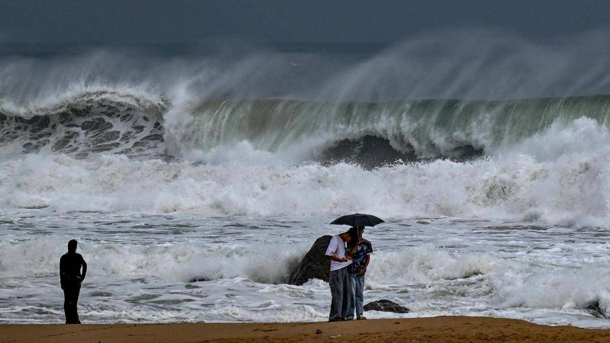 Cyclone ‘Arnab’ hurtling towards Andhra Pradesh coast