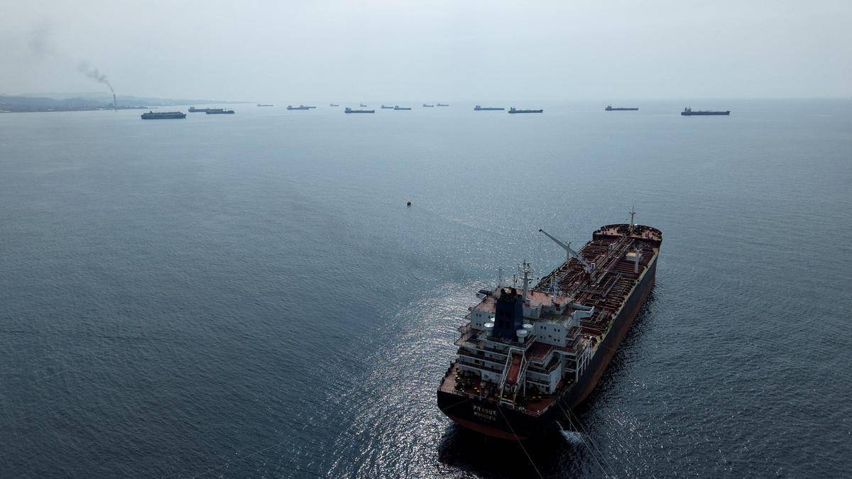 Oil prices extend rally to near six-month high amid Houthi attacks on Saudi Arabia