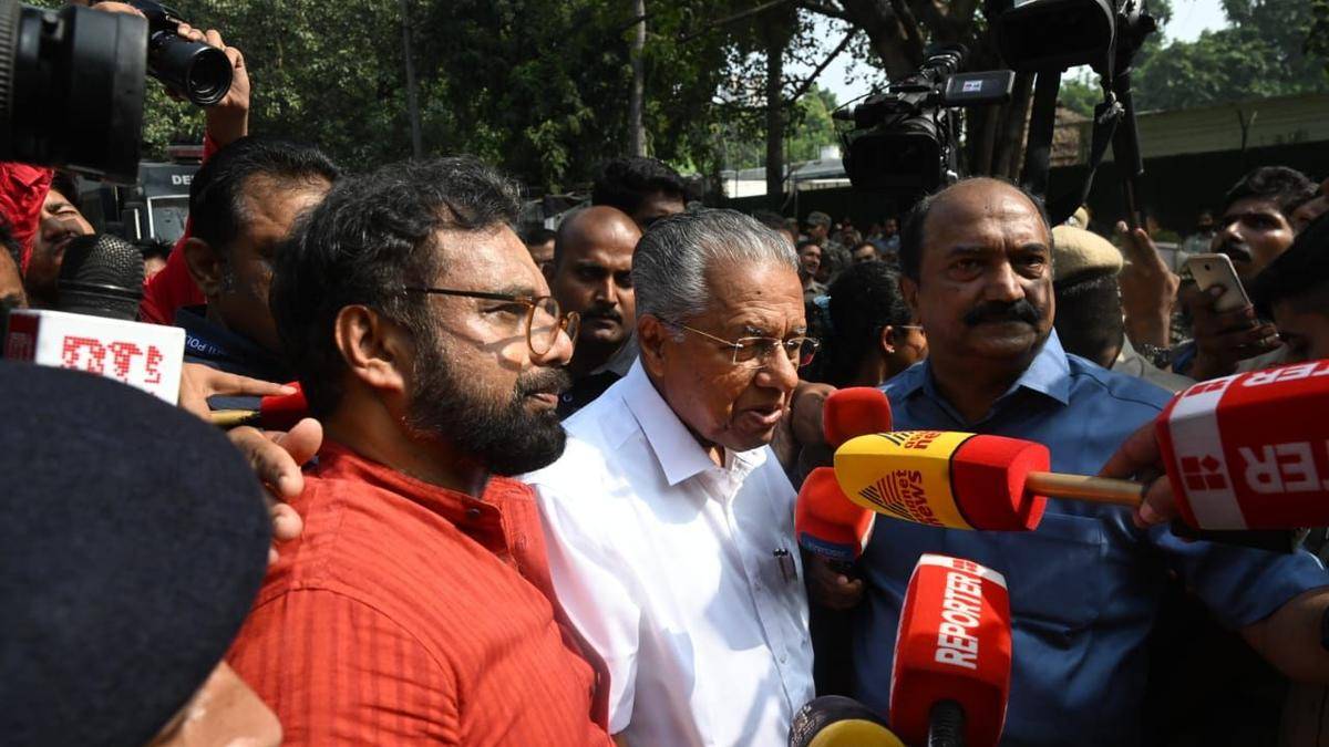 Delhi Protest: Linke Führer, darunter Pinarayi Vijayan, Brinda Karat, Manik Sarkar, verhaftet