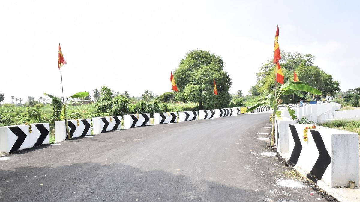 Collector inaugurates high-level bridge across Pambaru river in Tirupattur