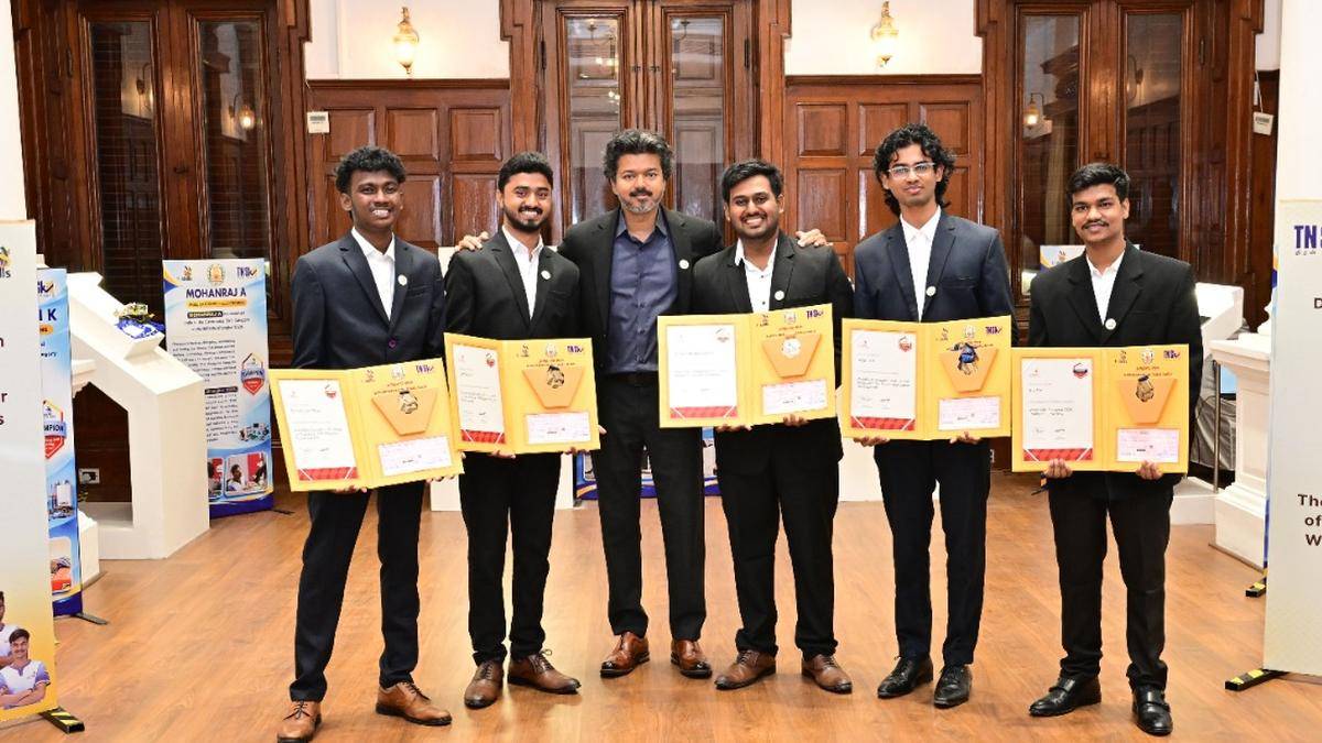 CM Vijay presents cash incentives to WorldSkills Competition medallists, participants from Tamil Nadu