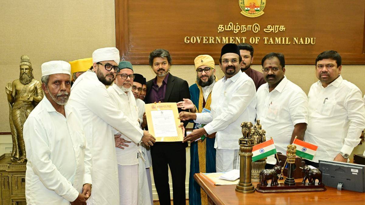 T.N. CM Vijay hands over order for supply of 45 kg of sandalwood to Nagore Dargah for Kandoori festival