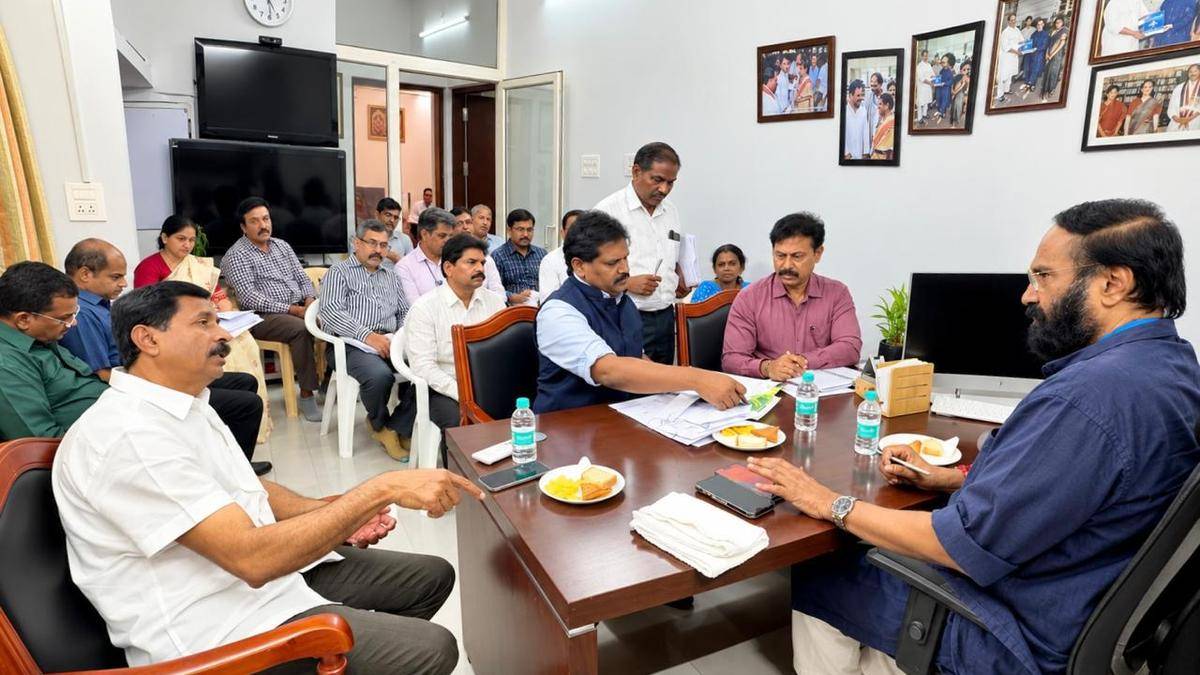Uttam warns rice millers, traders against hoarding, black-marketing