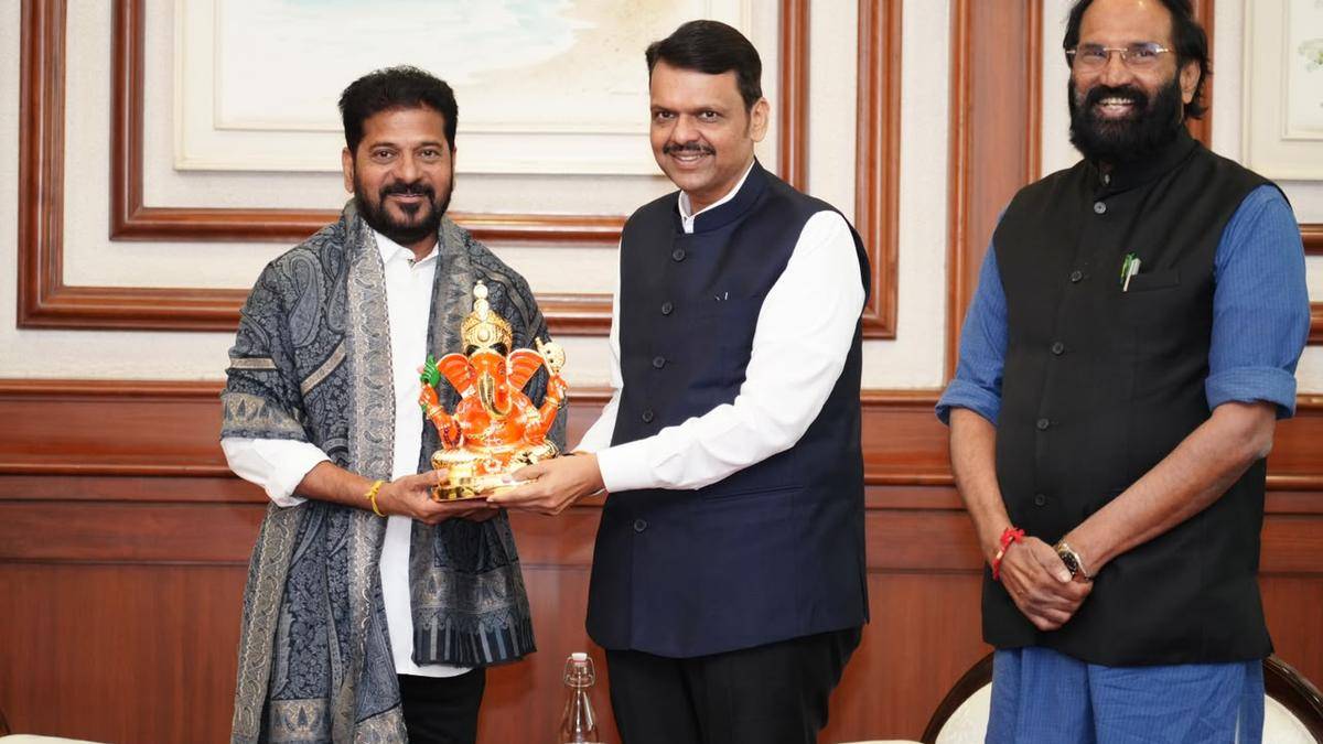 Positive signs for Tummidihatti project as Revanth and Fadnavis meet