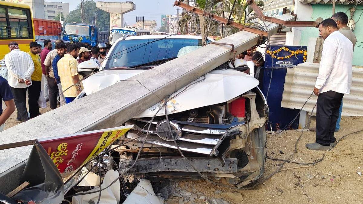 Drunk teen behind wheel of SUV rams car, crashes into electricity pole