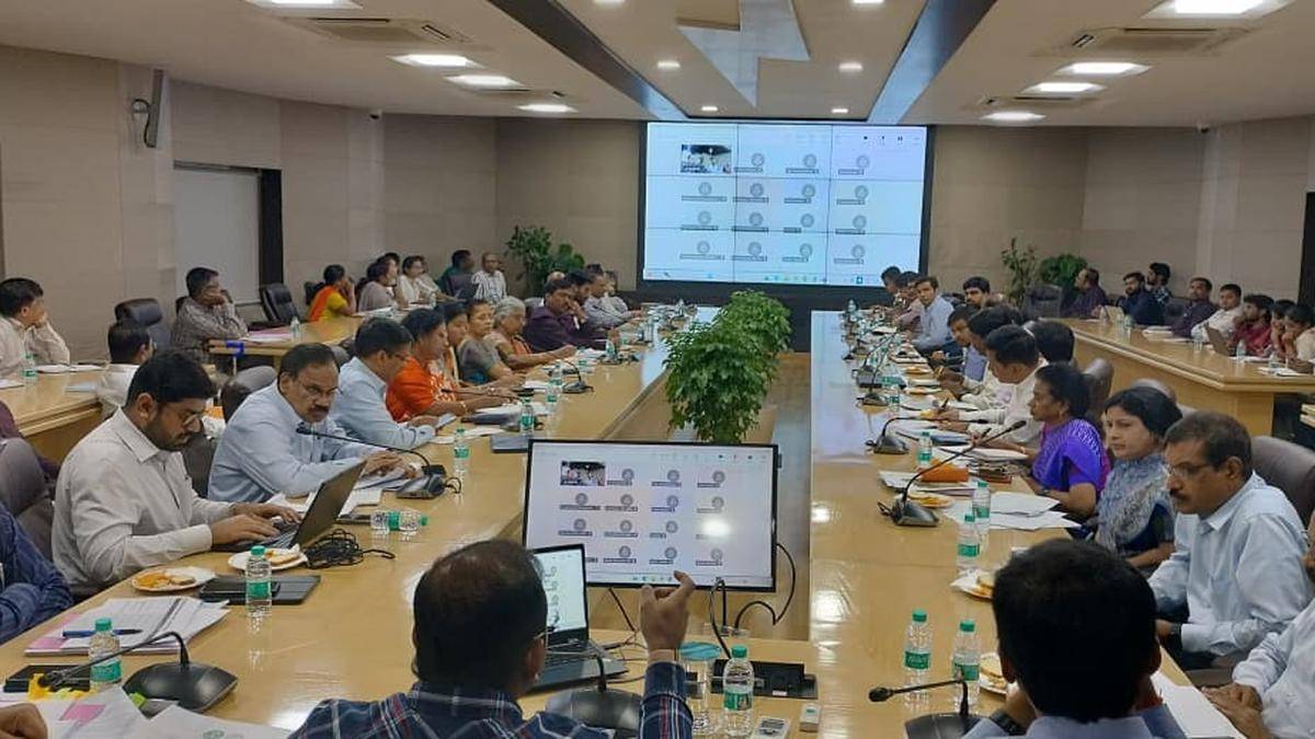 Pre-bid meet held on procurement of 7,800 MW of renewable energy
