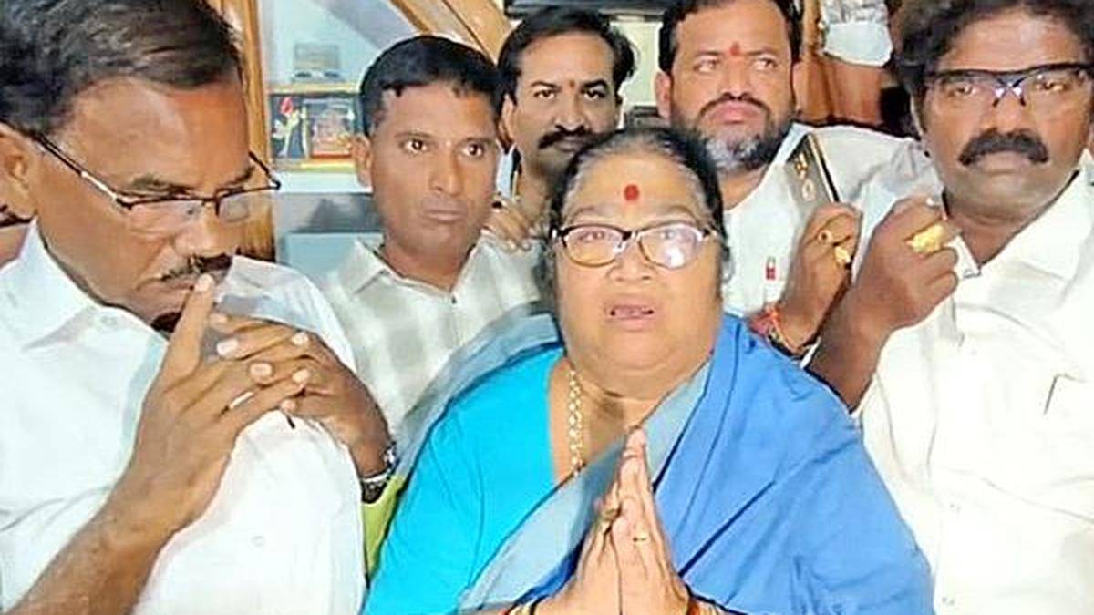 Former TDP MLA Gunda Lakshmi Devi likely to join YSRCP on October 22