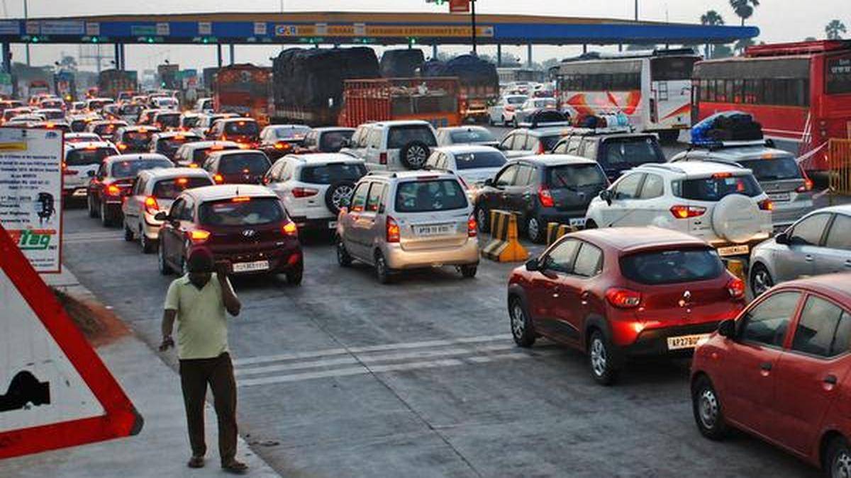 Post-festival return rush sees over 50,000 vehicles pass through Panthangi toll plaza, 31,583 head towards Hyderabad